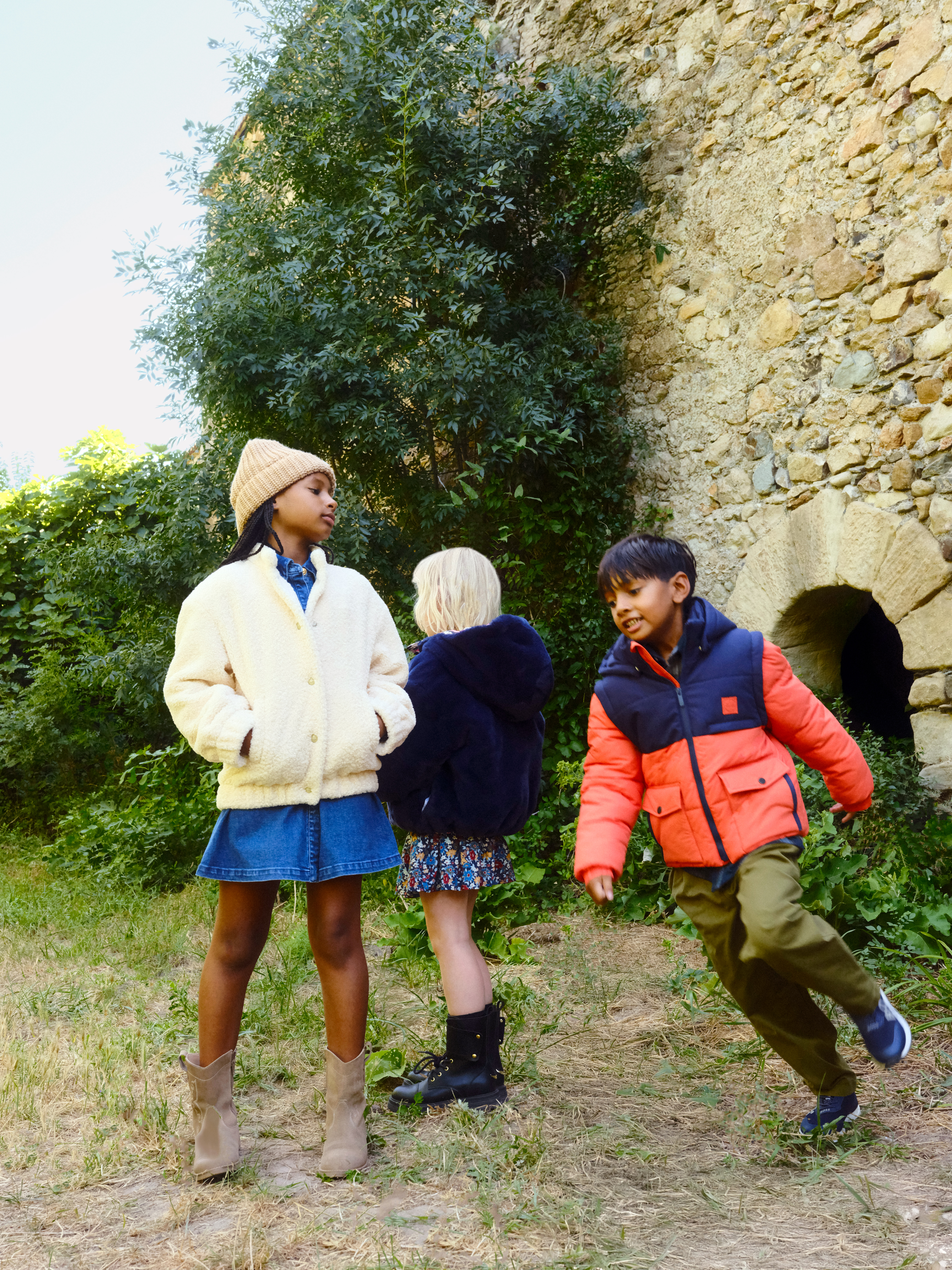 Invierno 2025 niño, estilo británico y herencia escocesa